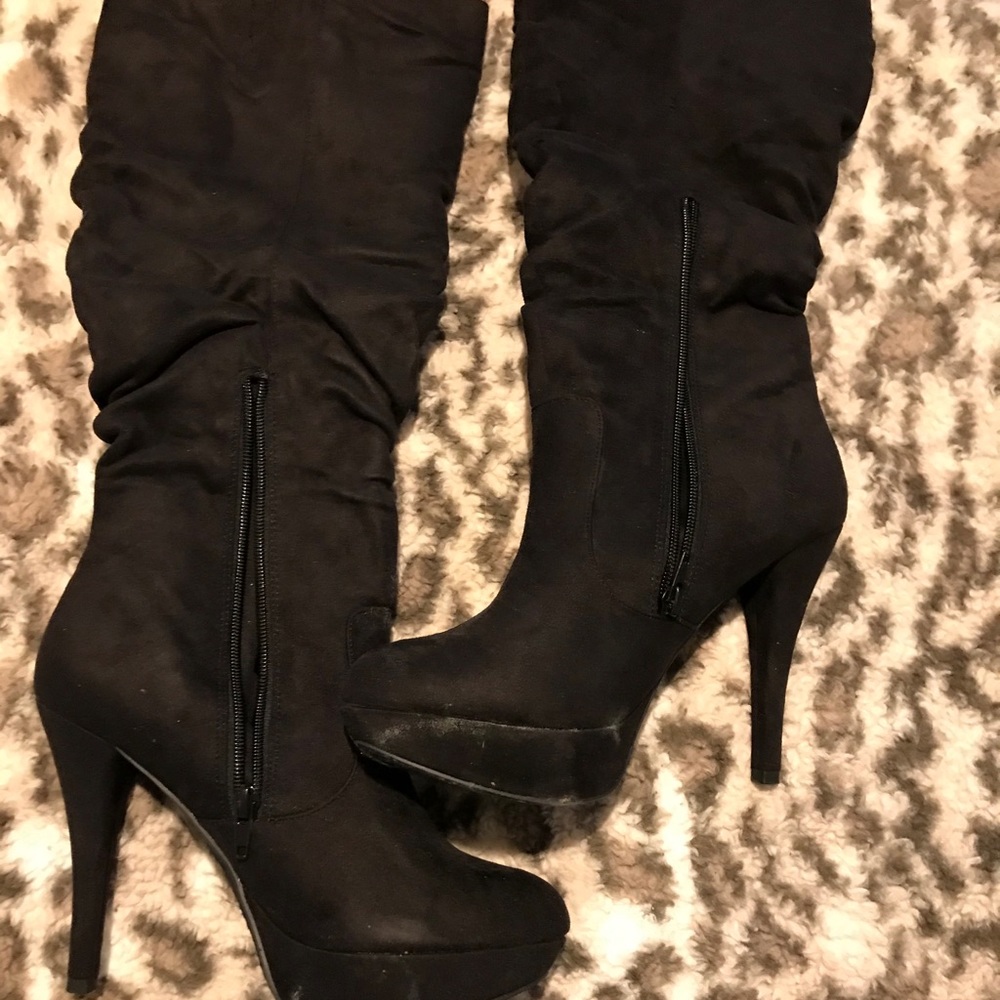 Women suede heel boots size 8.5